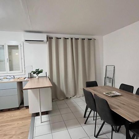 Appartement Climatise Avec Parking A אלבי מראה חיצוני תמונה