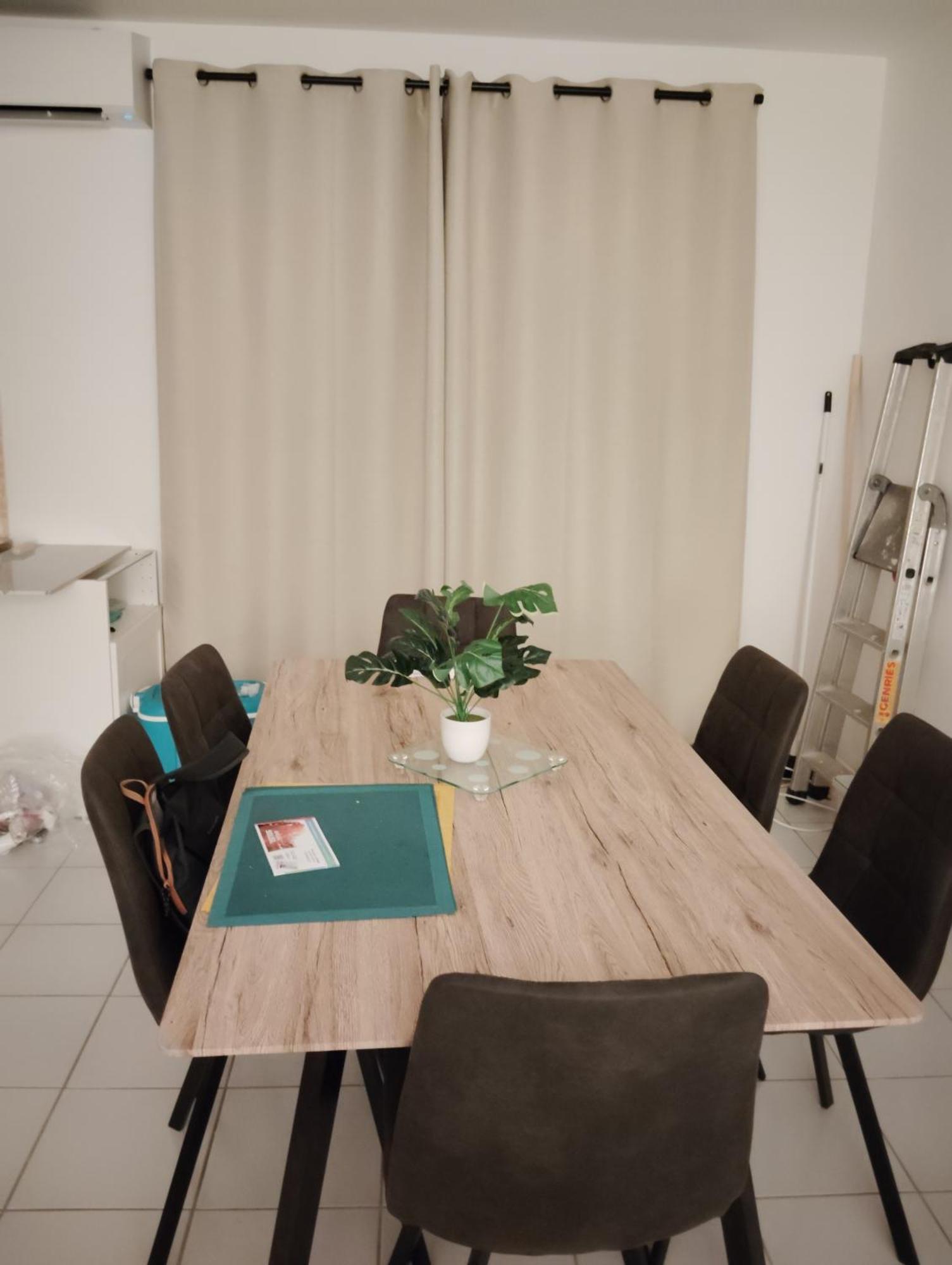 Appartement Climatise Avec Parking A אלבי מראה חיצוני תמונה